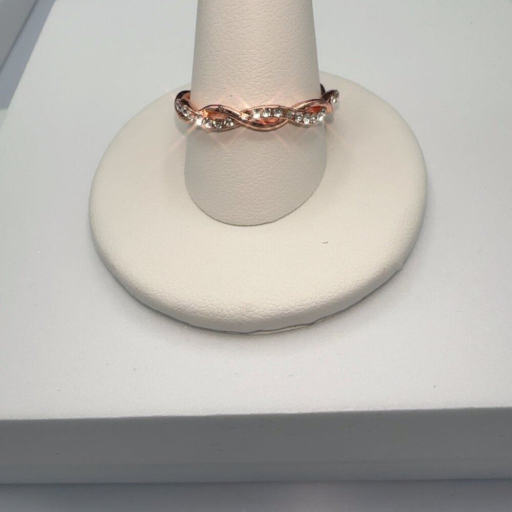 18k Rose Gold Plated Ring With Rhinestones Size 8 Fashion Jewelry - Picture 11 of 11